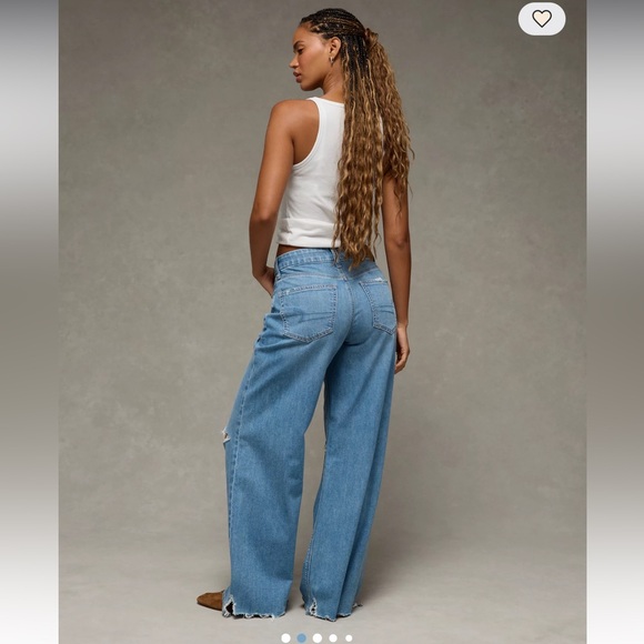 AE Dreamy Drape Stretch Curvy Ripped Super High-Waisted Baggy Wide-Leg Jean - Picture 2 of 6